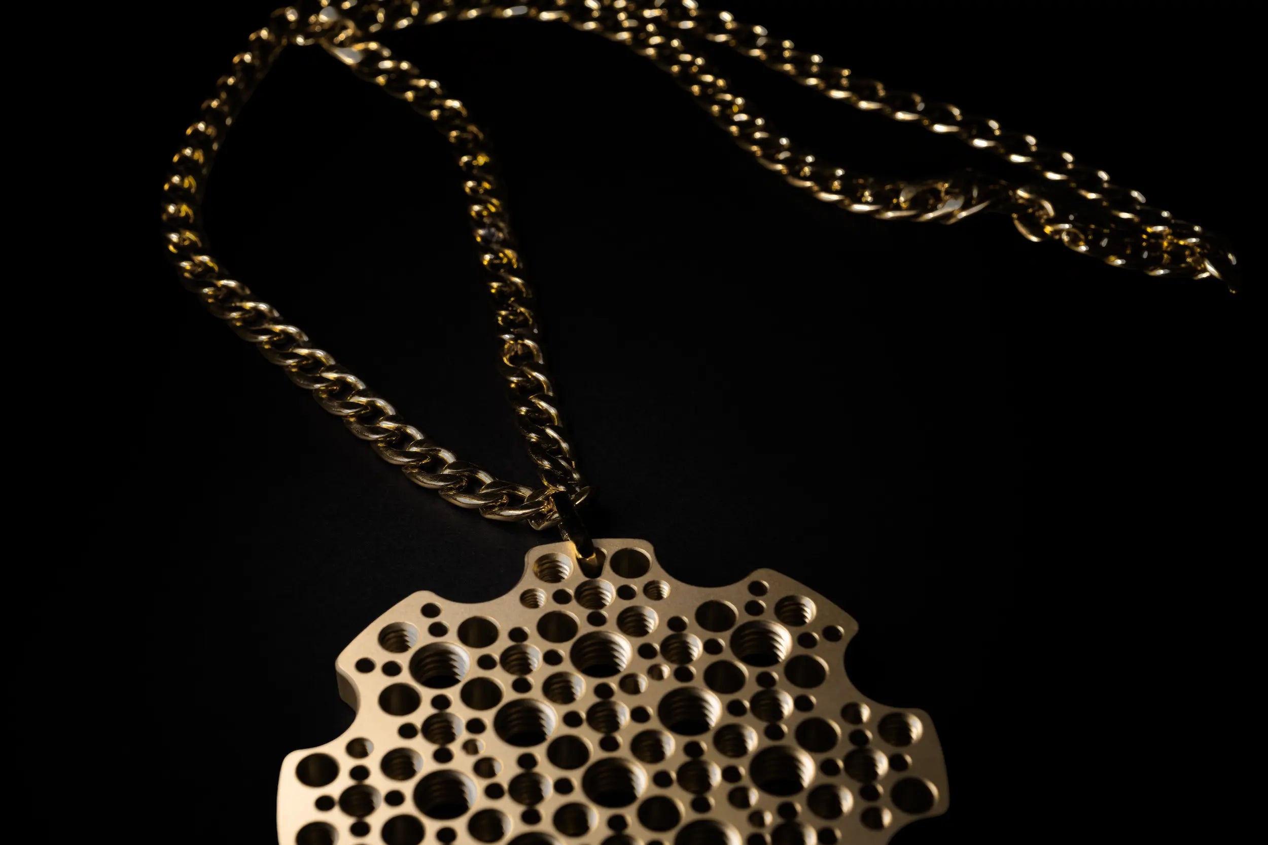 MUTINY SOLID BRASS MEDALLION